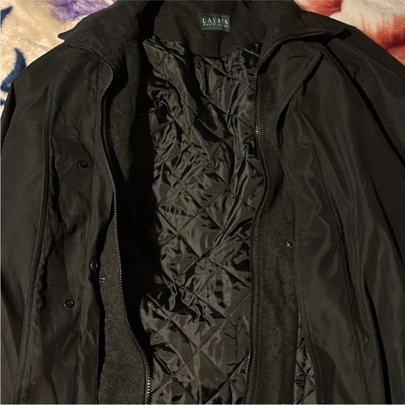 Ralph Lauren Black Trench Coat with Oversized Fit and Wide Lapel - Picture 2 of 7